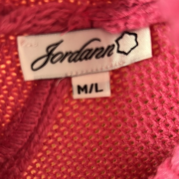 Monogrammed poncho - Picture 3 of 3